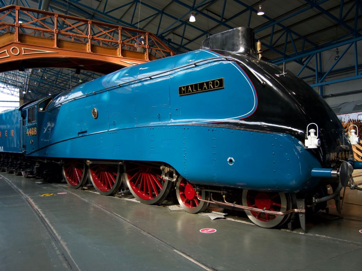 Reflections on North Eastern Steam (VHSRailwayFilms)